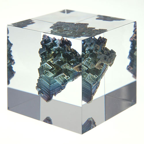 bismuth-crystal-cube500.jpg